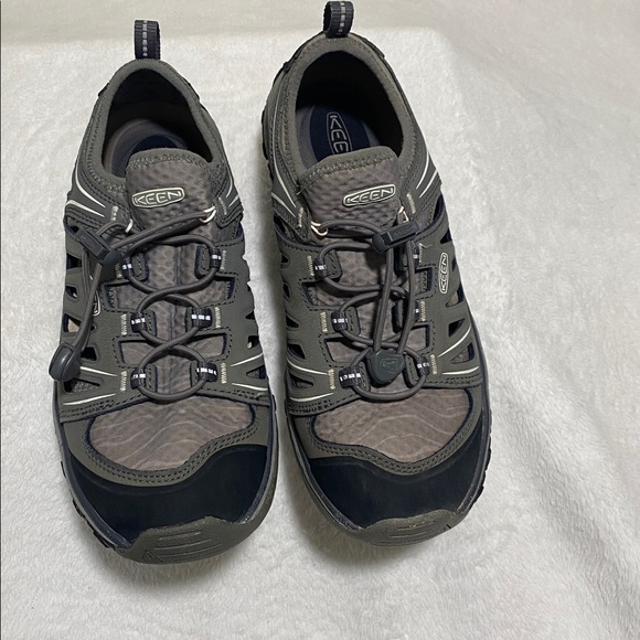 Keen Other - Keen Women’s Black and Gray Hiking Shoes Size 7.5